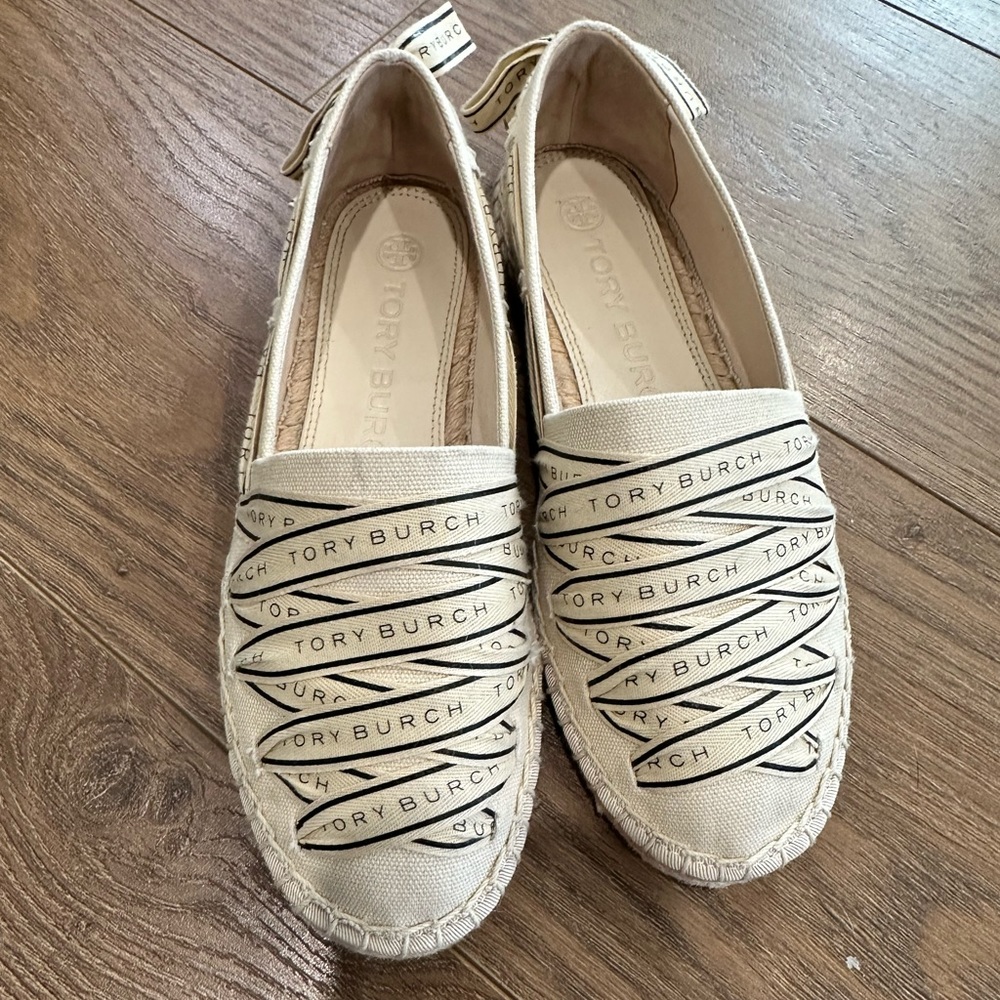 cute tory burch espadrille in great condition